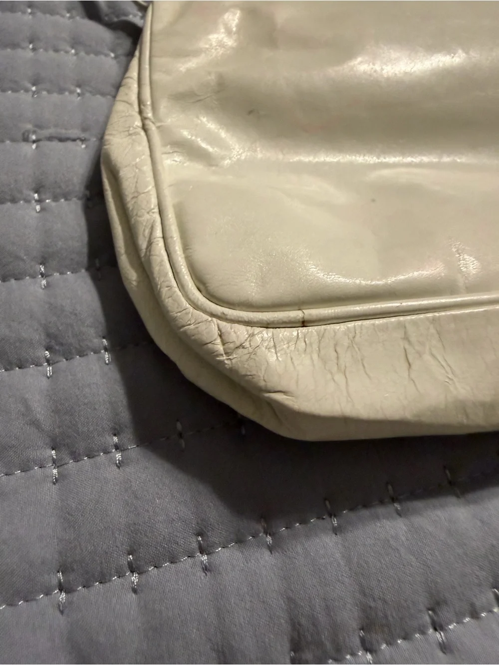 Vintage  BOTTEGA VENETA White Leather Crossbody Bag Made In Italy
